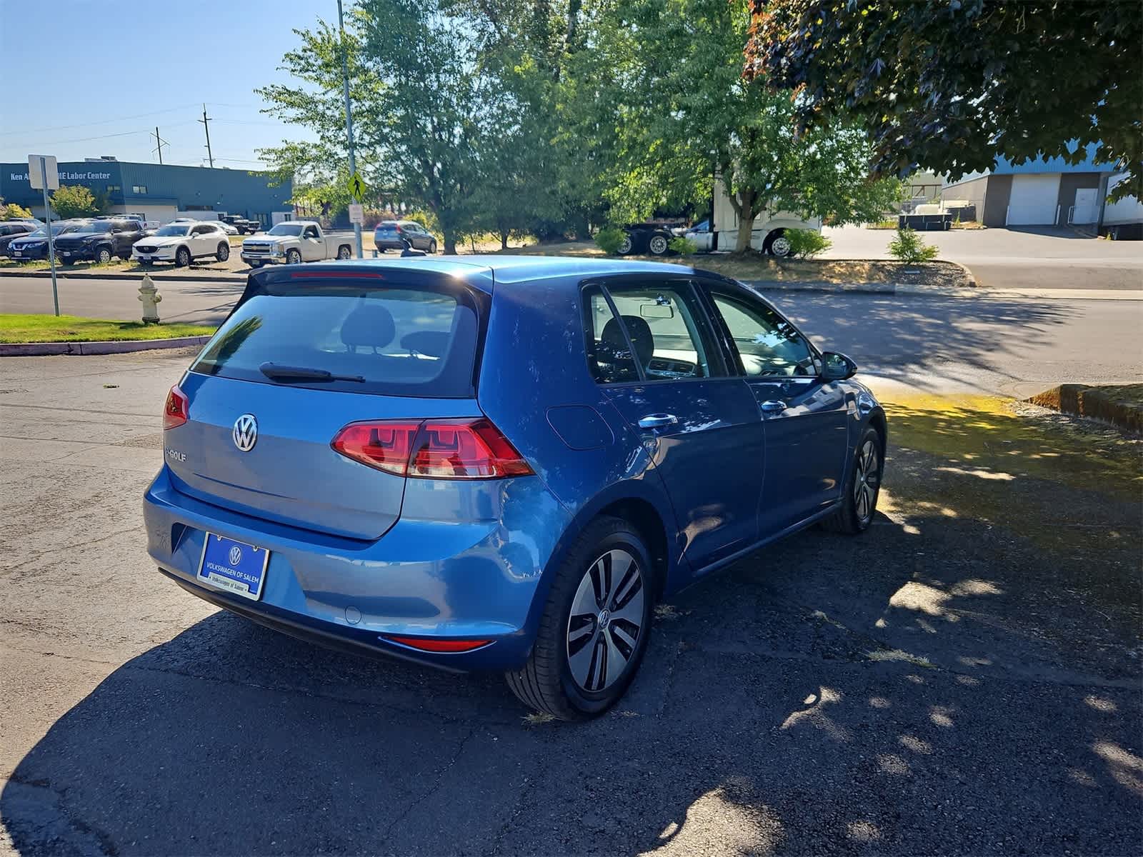 Thumbnail: 2016 Volkswagen e-Golf - 6
