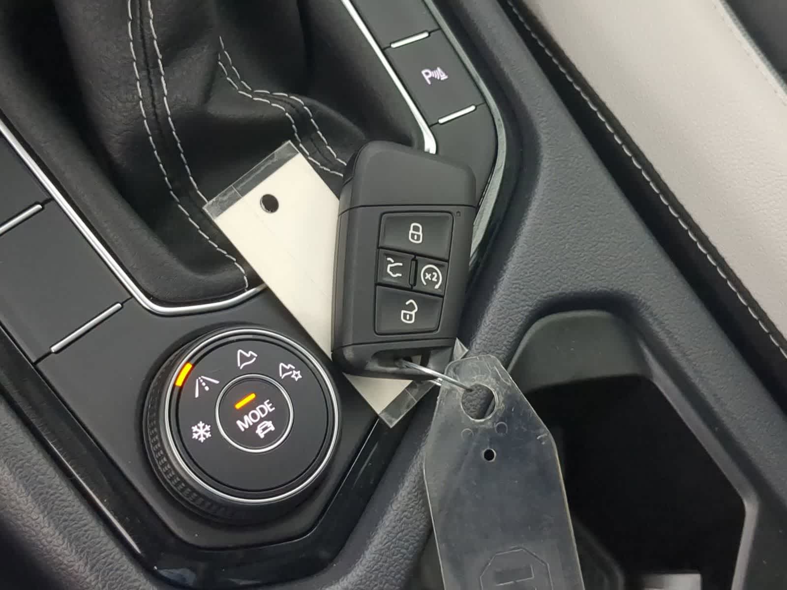 Thumbnail: 2025 Volkswagen Taos - 36