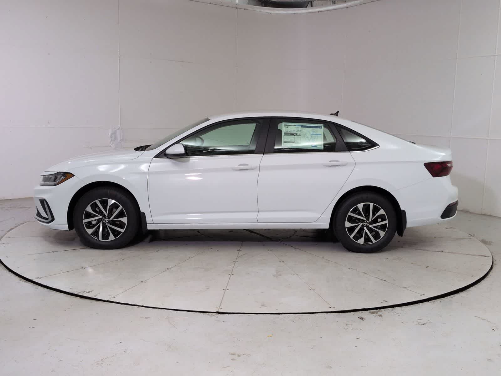 Thumbnail: 2026 Volkswagen Jetta - 3