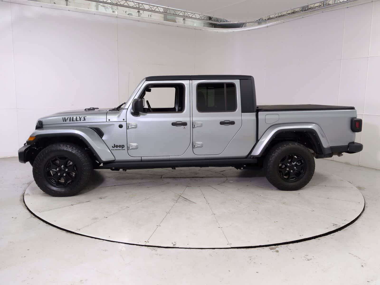 Thumbnail: 2021 Jeep Gladiator - 3