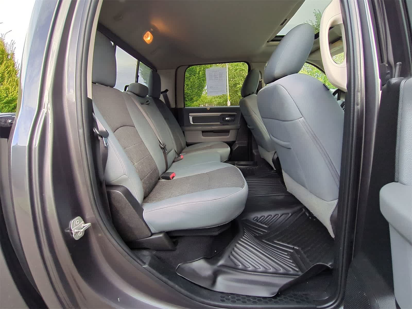 Thumbnail: 2020 RAM 1500 Classic - 20