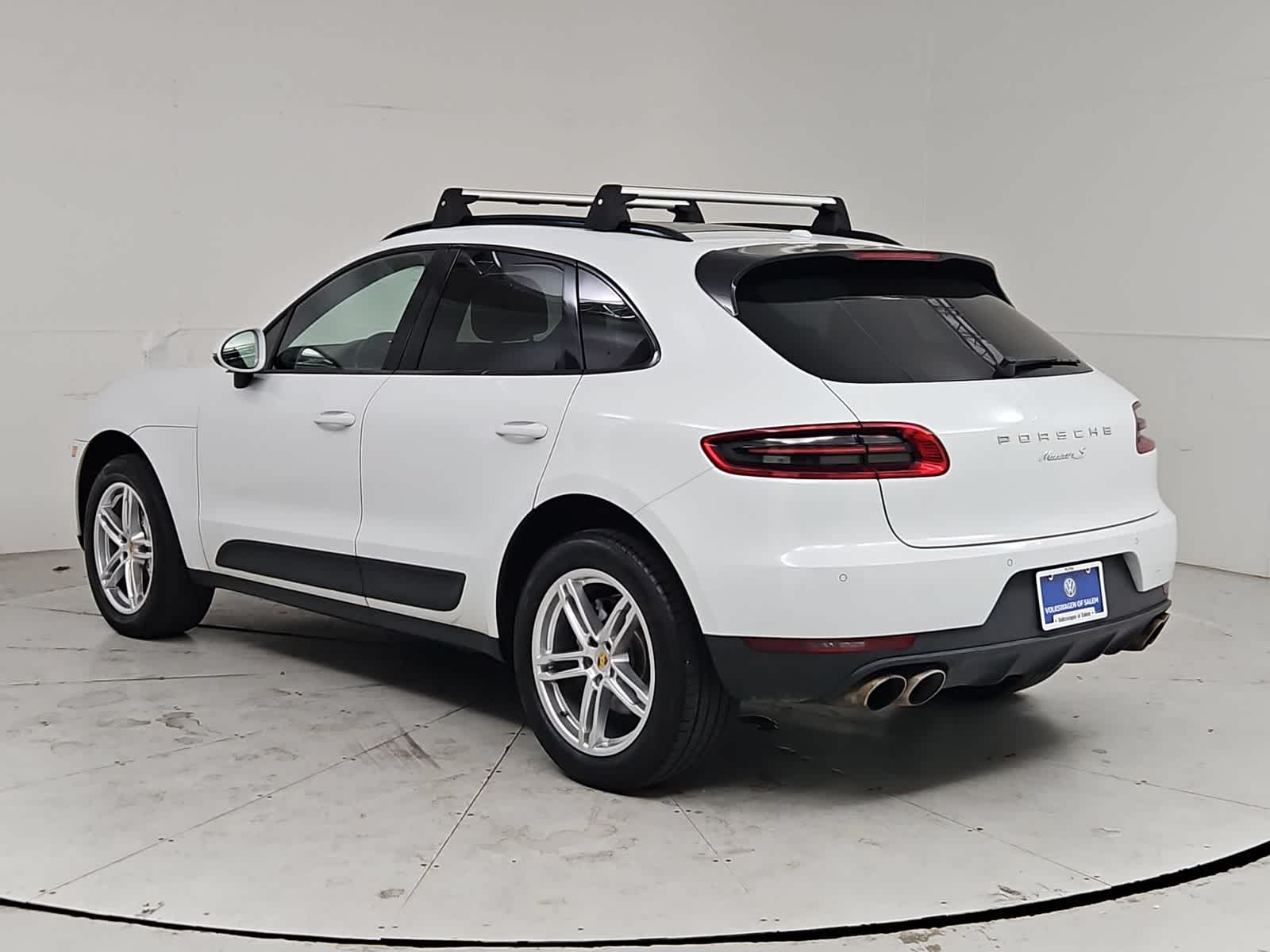 Thumbnail: 2016 Porsche Macan - 4