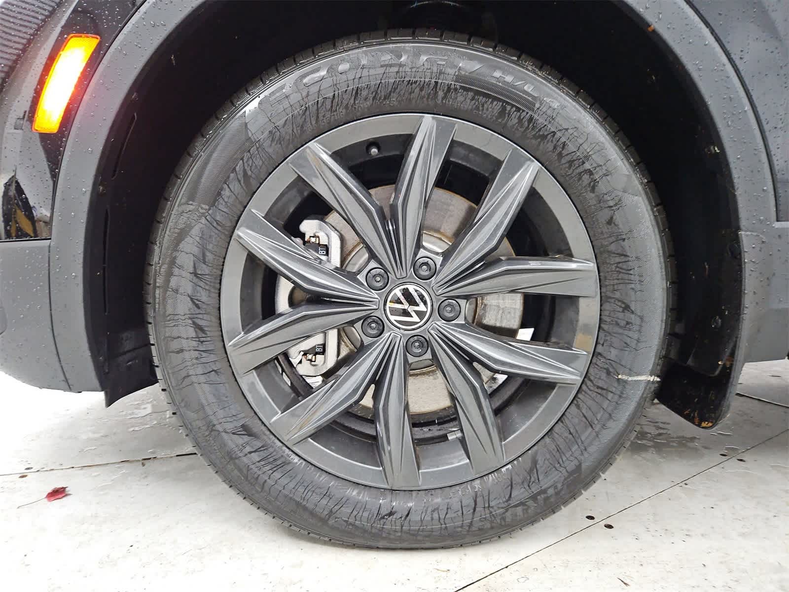 Thumbnail: 2024 Volkswagen Tiguan - 12