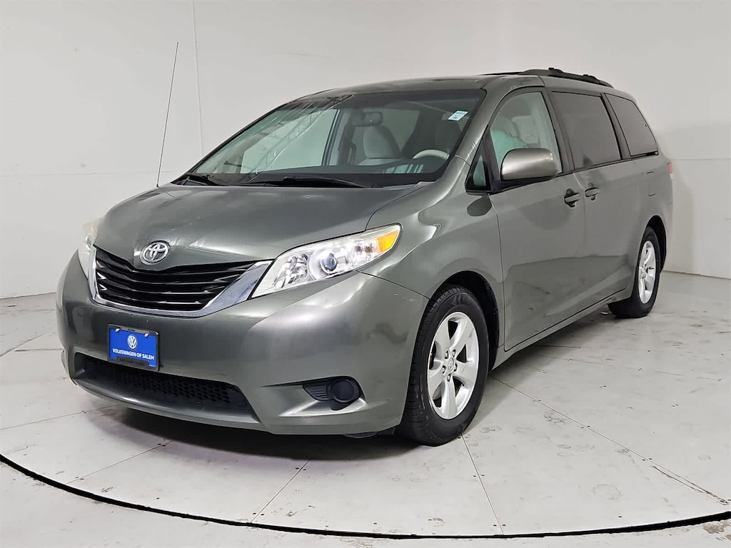 Used 2014 Toyota Sienna LE Van