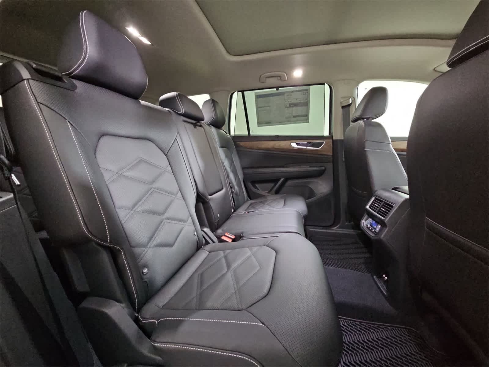 Thumbnail: 2026 Volkswagen Atlas - 21