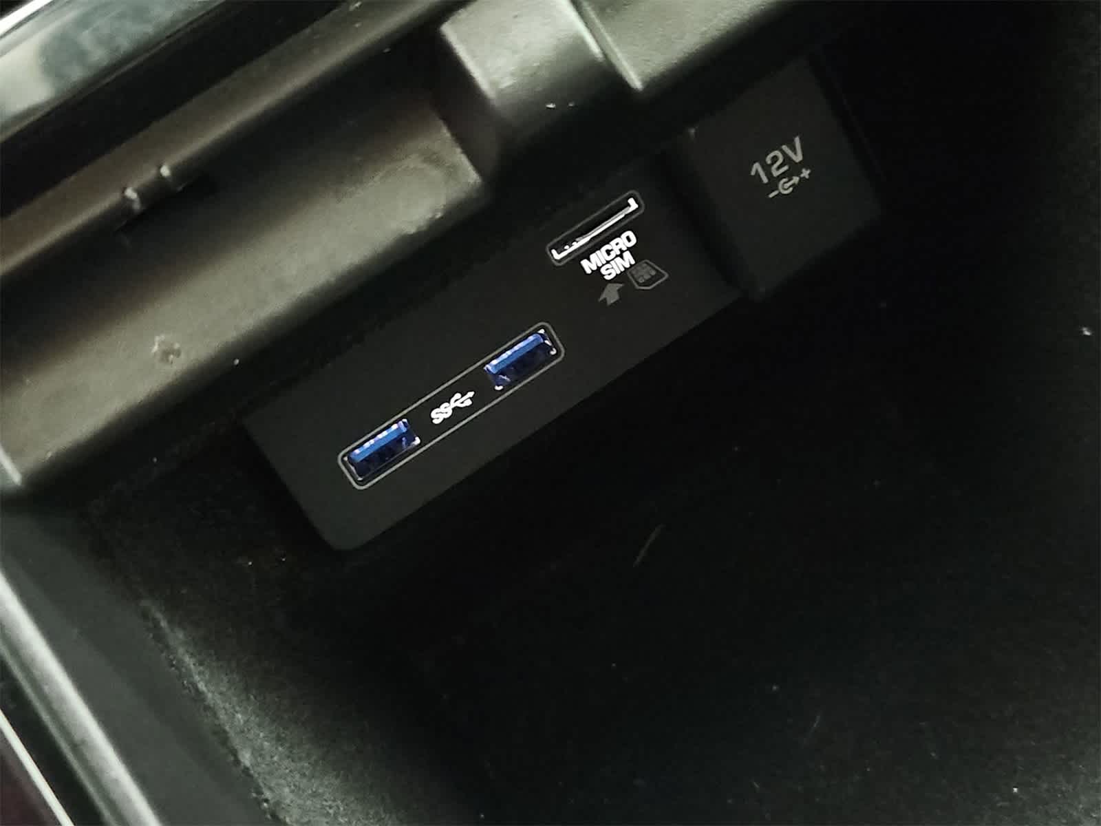 Thumbnail: 2020 Land Rover Range Rover Evoque - 33