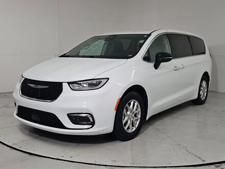 2024 Chrysler Pacifica Touring L Van Passenger Van