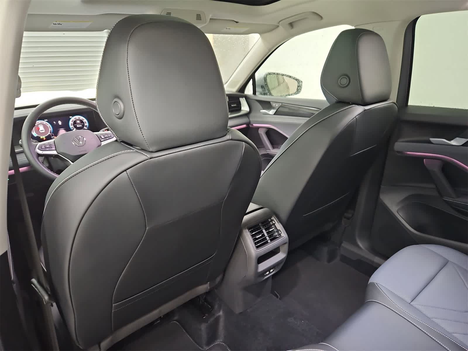 Thumbnail: 2025 Volkswagen Tiguan - 18