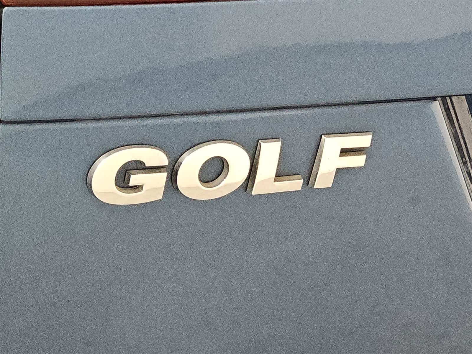 2015 Volkswagen e-Golf SE 12