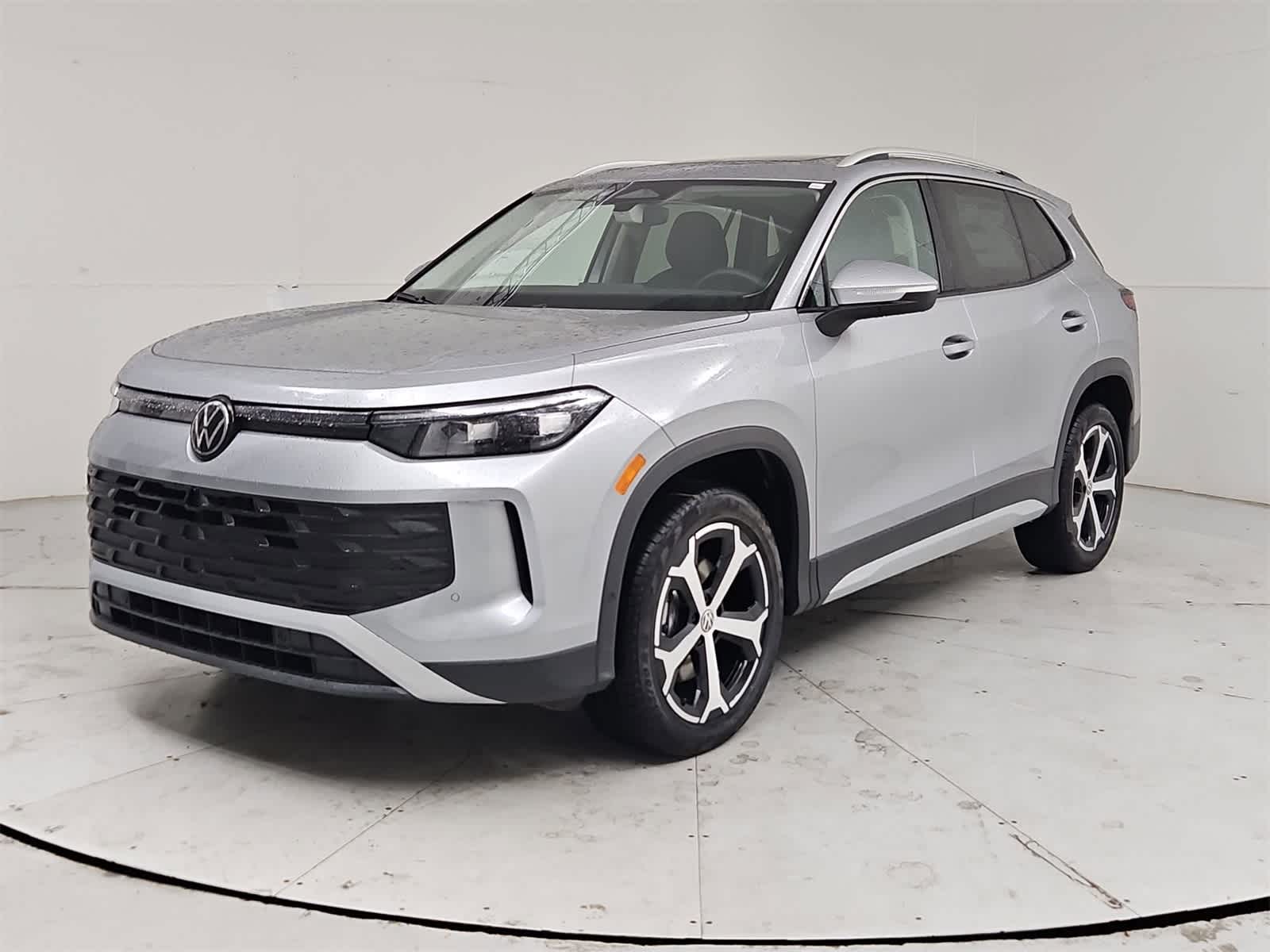 Thumbnail: 2025 Volkswagen Tiguan - 1