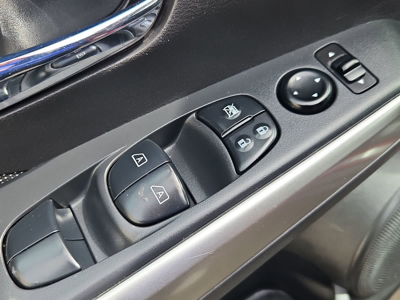 Thumbnail: 2020 Nissan Kicks - 16