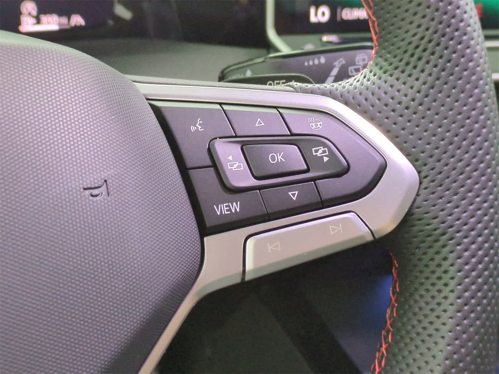 Thumbnail: 2025 Volkswagen Golf - 25