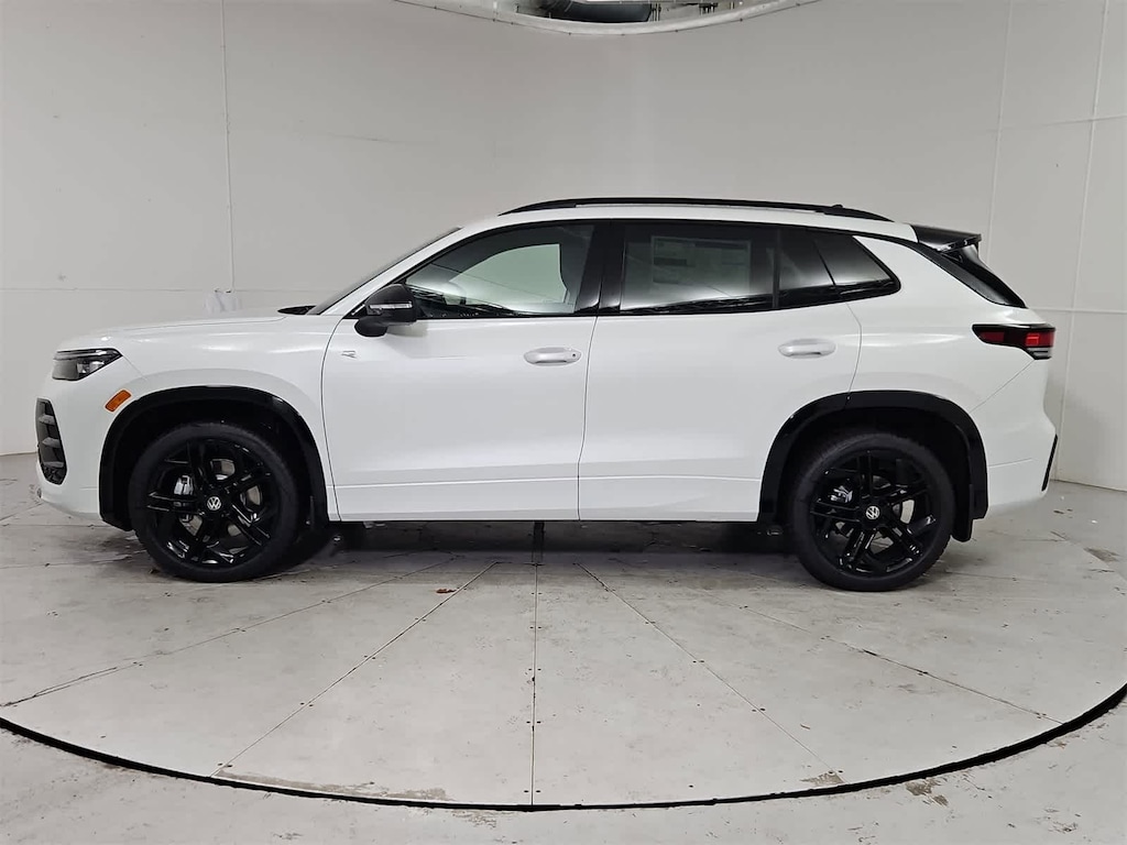 New 2025 Volkswagen Tiguan 2.0T SE R-Line Black SUV