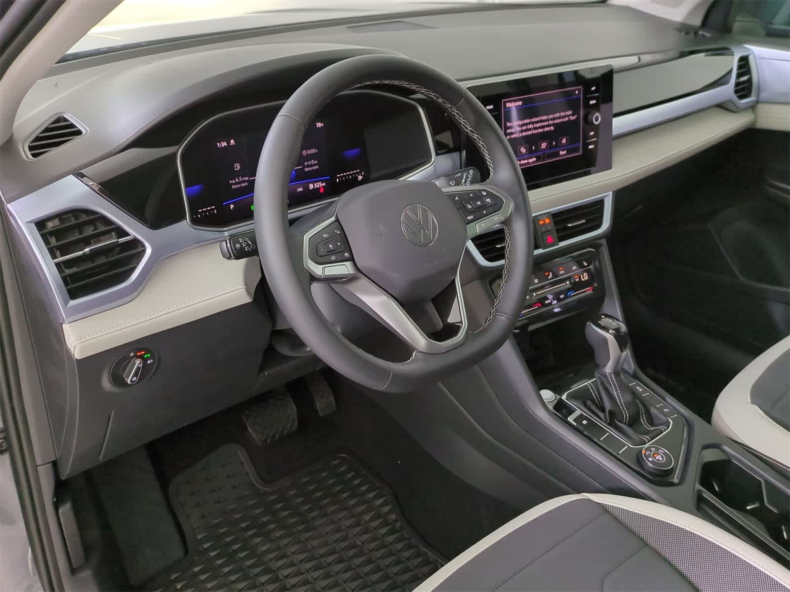 Thumbnail: 2025 Volkswagen Taos - 2