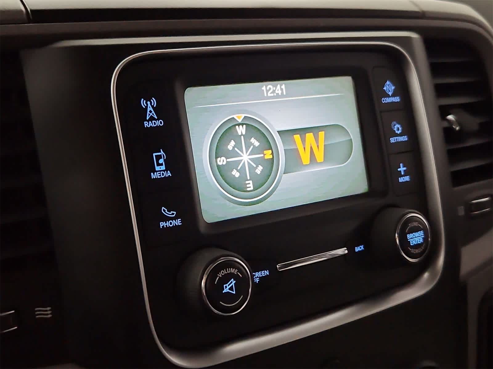 Thumbnail: 2019 RAM 1500 Classic - 27