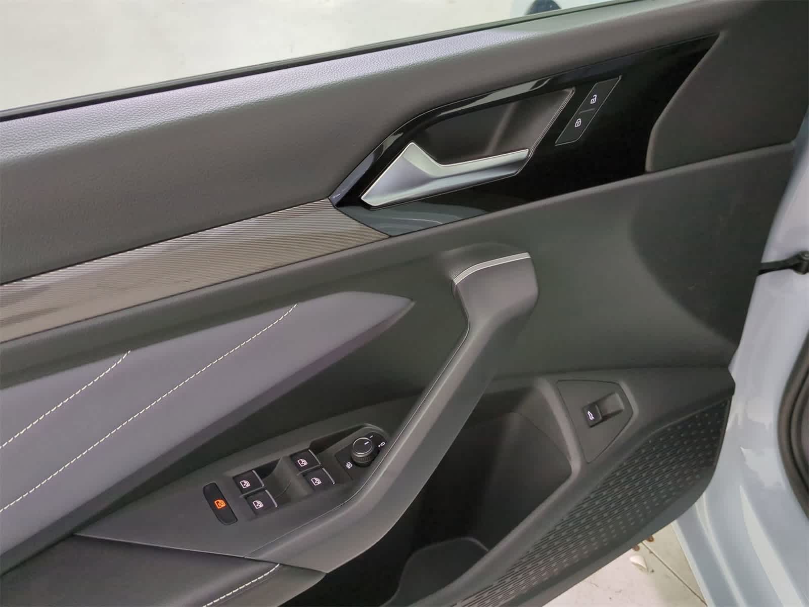 Thumbnail: 2025 Volkswagen Jetta - 17