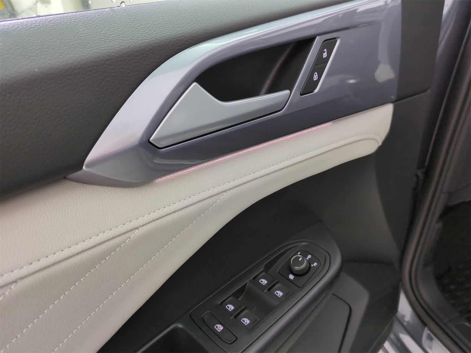 Thumbnail: 2025 Volkswagen Taos - 17