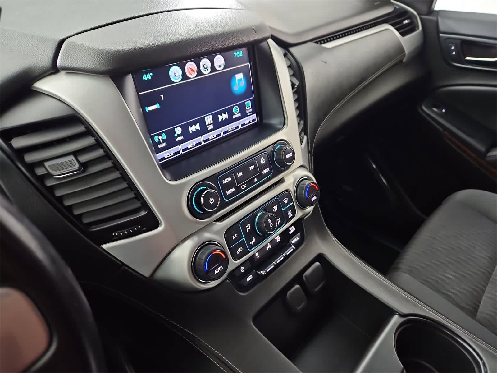 Thumbnail: 2017 GMC Yukon XL - 27