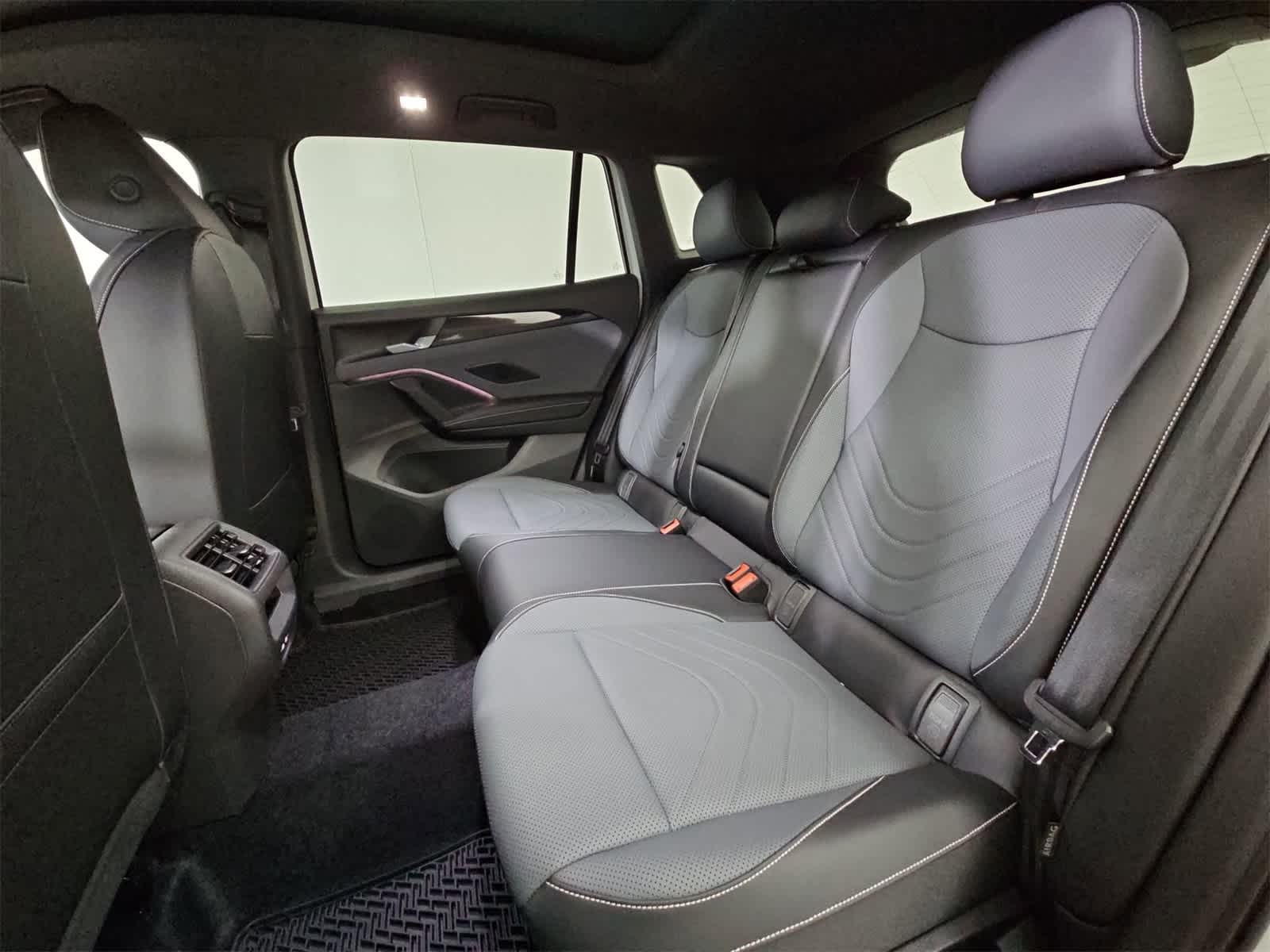 Thumbnail: 2025 Volkswagen Tiguan - 20