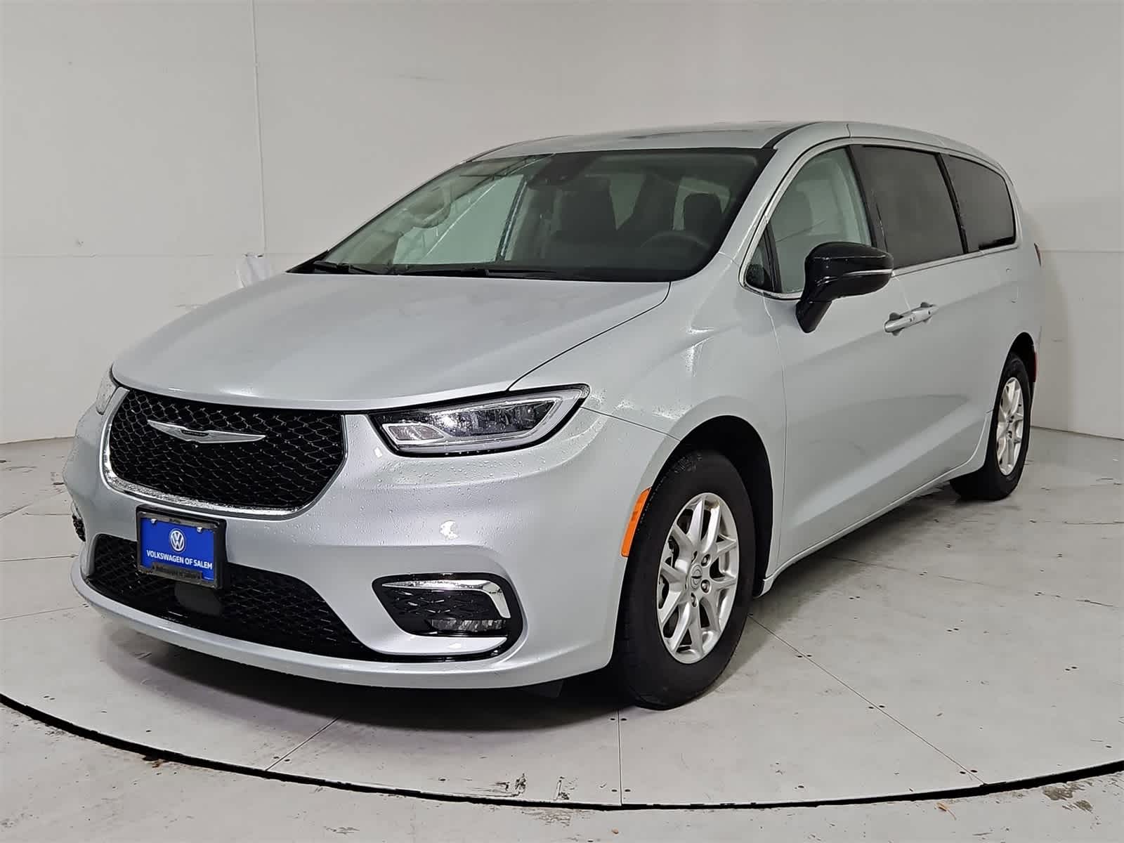 Thumbnail: 2024 Chrysler Pacifica - 1