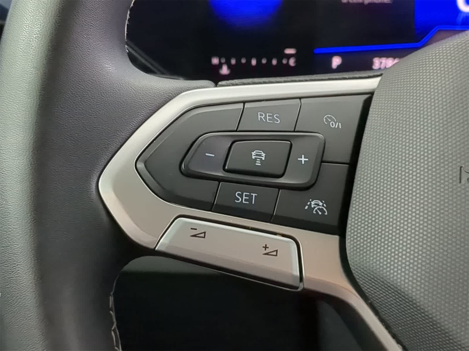 Thumbnail: 2023 Volkswagen Taos - 24