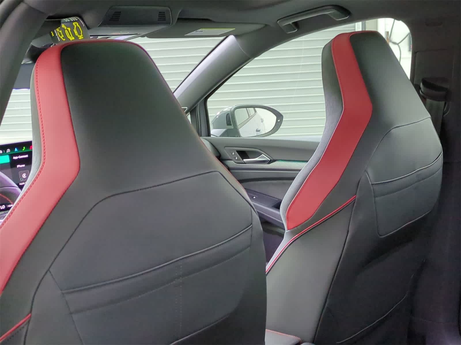 Thumbnail: 2025 Volkswagen Golf - 18