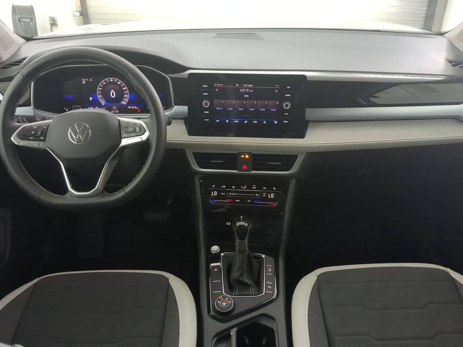 Thumbnail: 2025 Volkswagen Taos - 15