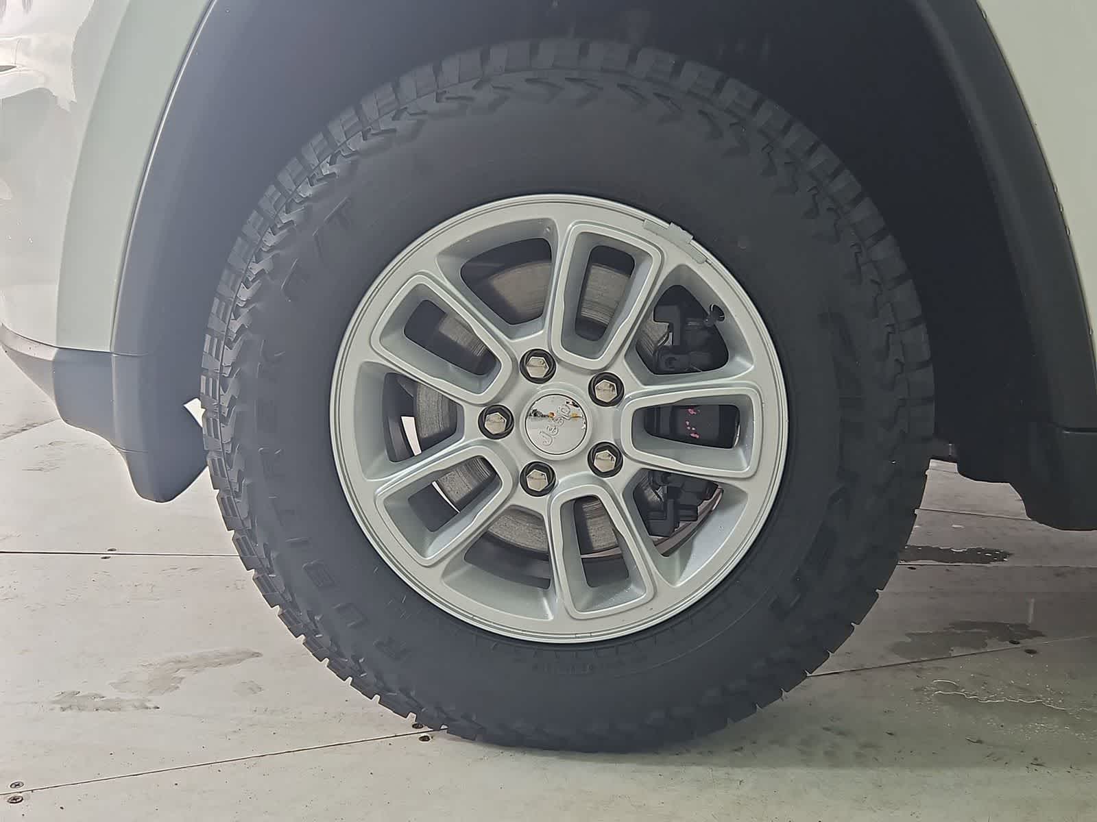 Thumbnail: 2019 Jeep Grand Cherokee - 13