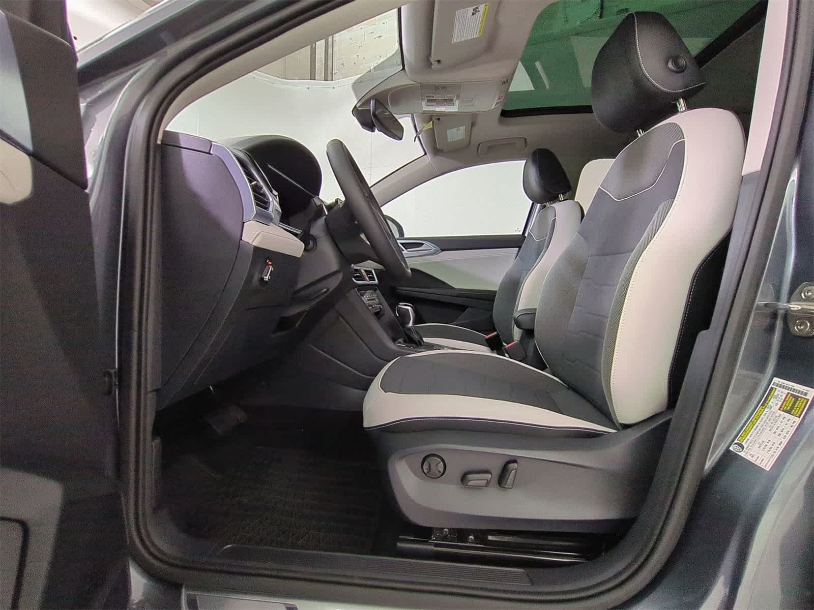 Thumbnail: 2025 Volkswagen Taos - 16