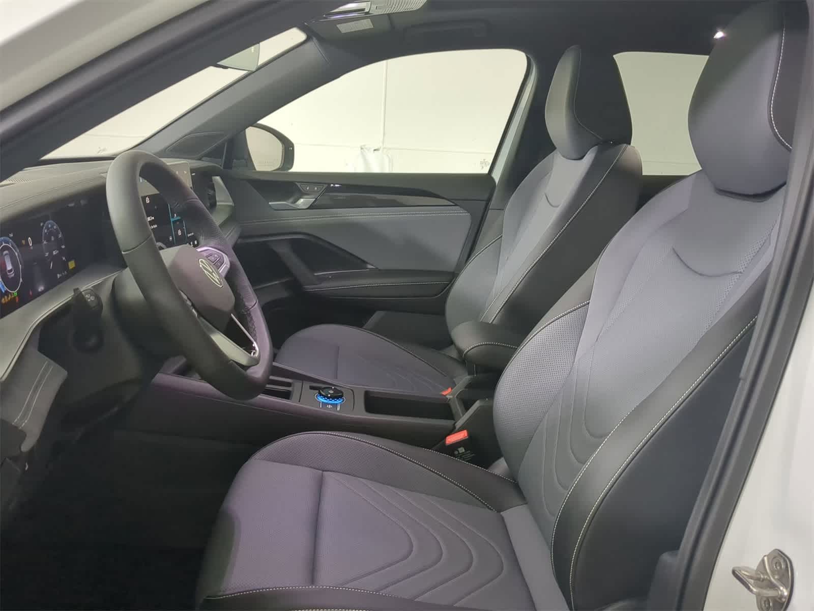 Thumbnail: 2025 Volkswagen Tiguan - 16