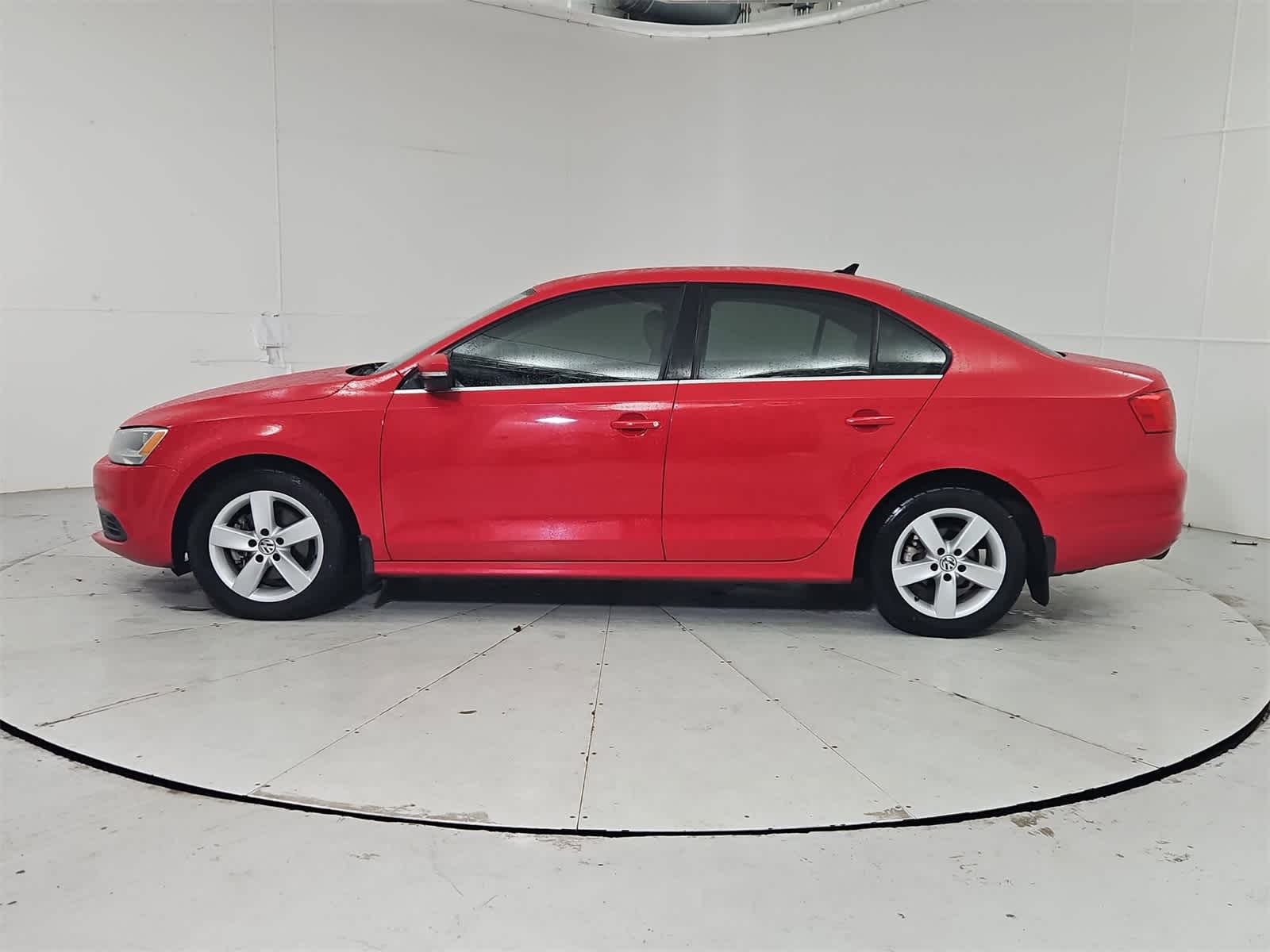 Thumbnail: 2013 Volkswagen Jetta - 3