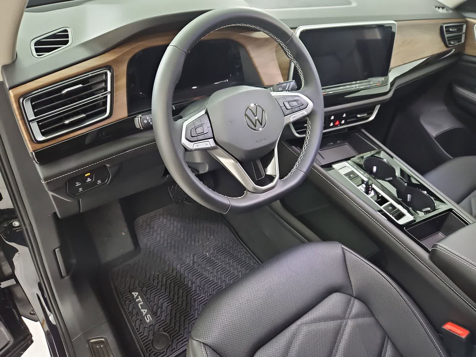 Thumbnail: 2026 Volkswagen Atlas - 2