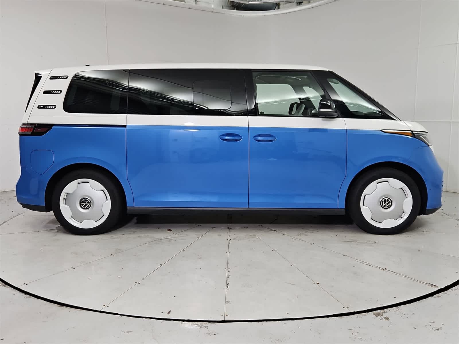 Thumbnail: 2025 Volkswagen ID.Buzz - 7