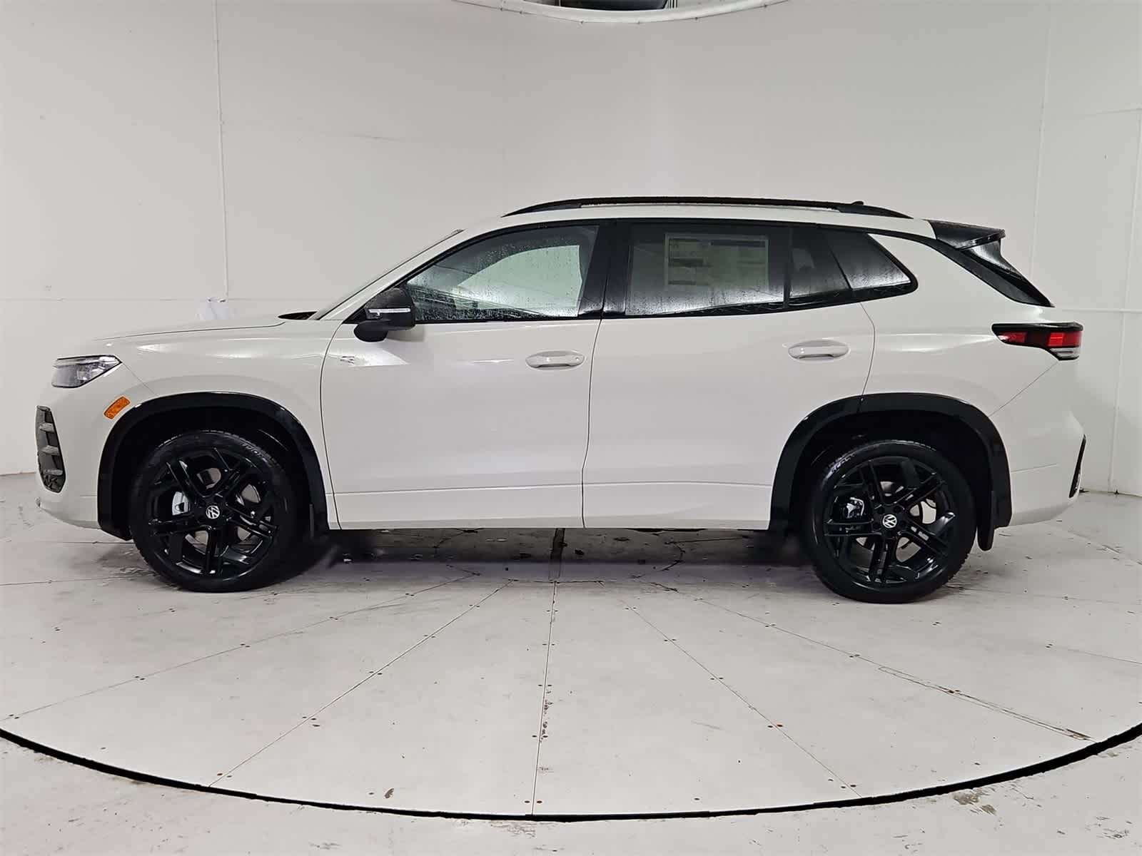 Thumbnail: 2026 Volkswagen Tiguan - 3