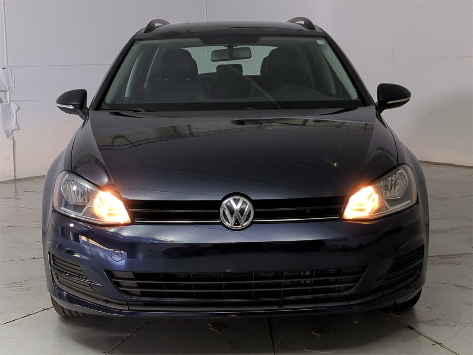 Thumbnail: 2015 Volkswagen e-Golf - 9