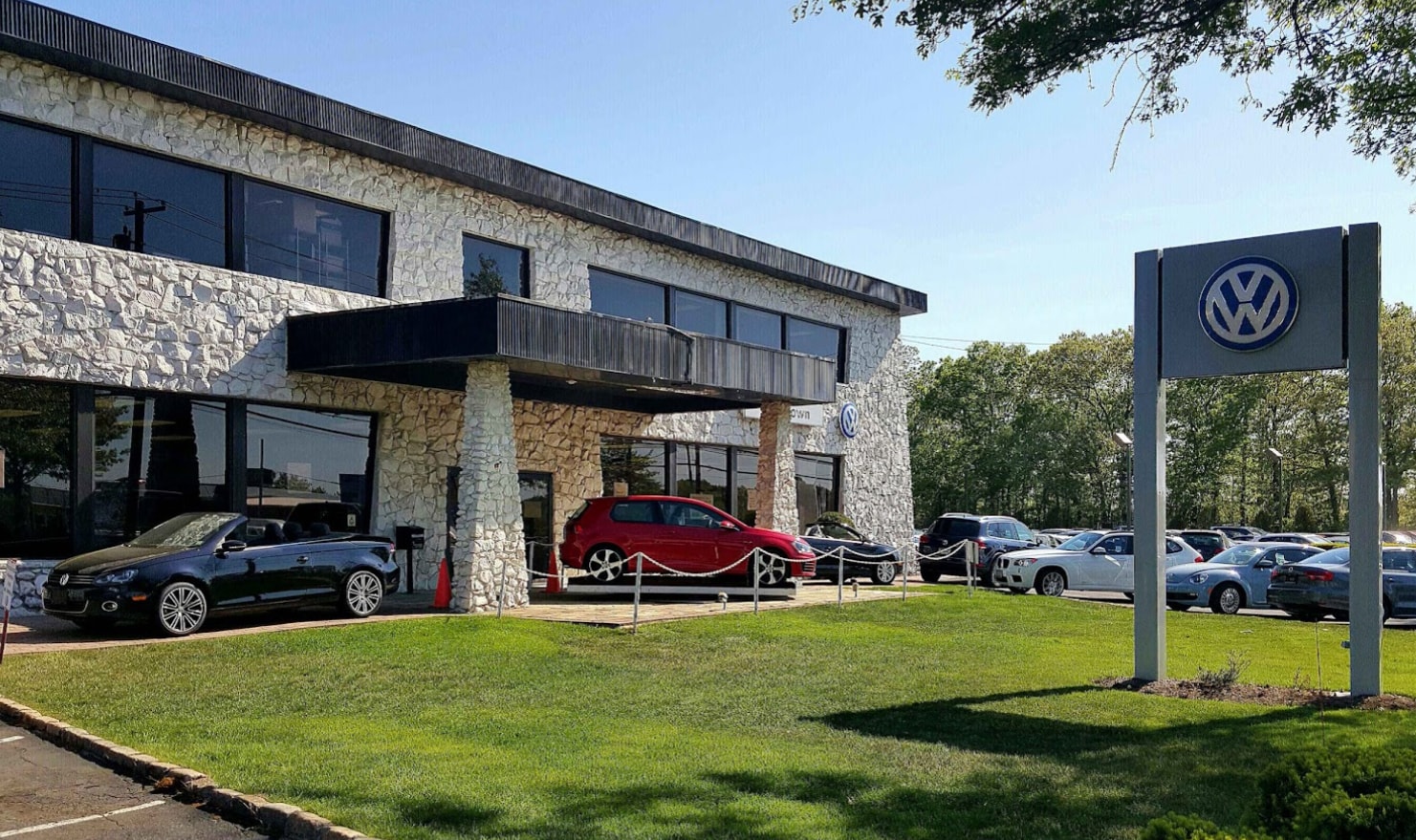 About Volkswagen Of Smithtown Dealership in St. James