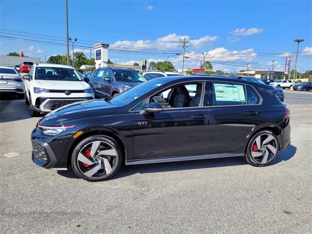 2025 Volkswagen Golf GTI S photo 4