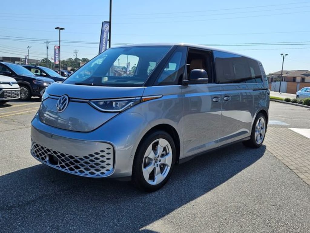 New 2025 Volkswagen ID. Buzz Pro S Plus Minivan/Van