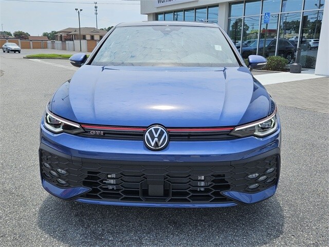 2025 Volkswagen Golf GTI SE photo 2