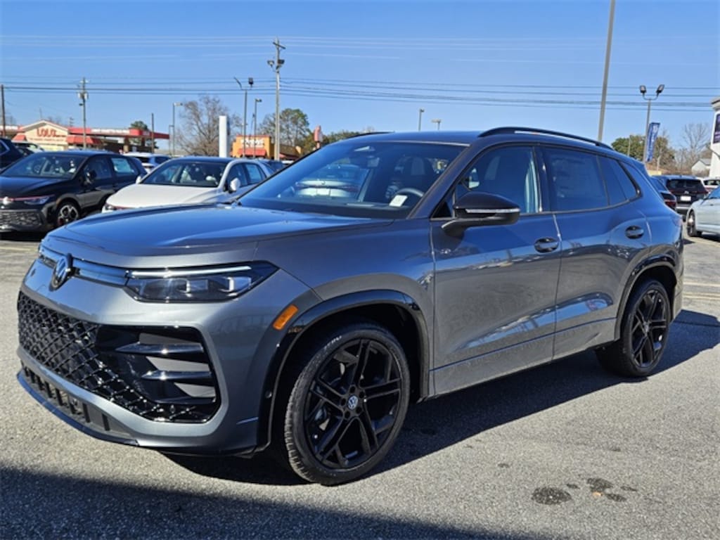 New 2026 Volkswagen Tiguan 2.0T SE R-Line Black SUV