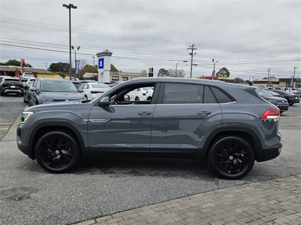 New 2026 Volkswagen Atlas Cross Sport 2.0T SE w/Technology SUV