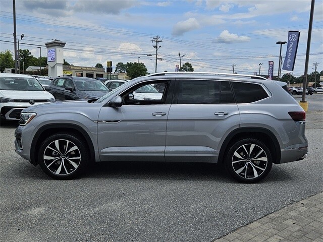 2026 Volkswagen Atlas SEL Premium R-Line photo 4