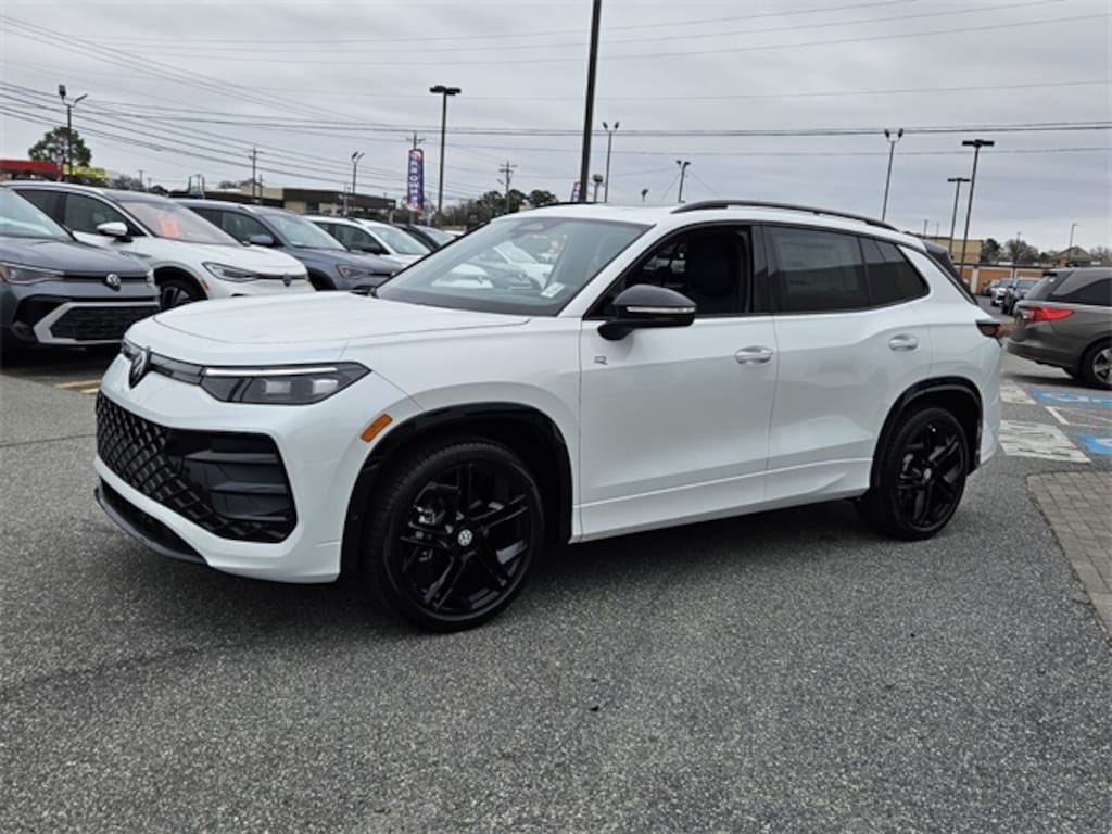 New 2026 Volkswagen Tiguan 2.0T SE R-Line Black SUV