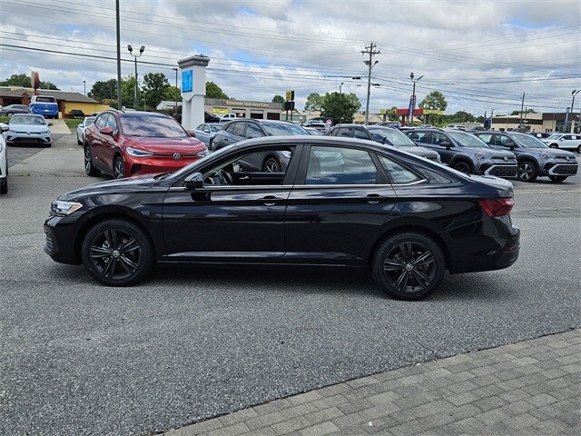 2024 Volkswagen Jetta 1.5T SE photo 4
