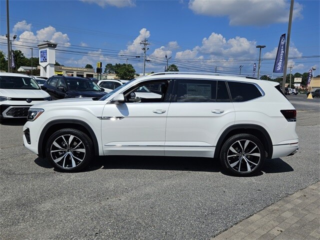 2026 Volkswagen Atlas SEL Premium R-Line photo 3