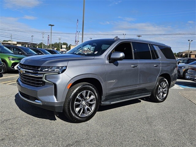 2022 Chevrolet Tahoe LT photo 2