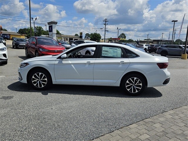 2025 Volkswagen Jetta 1.5T S photo 4