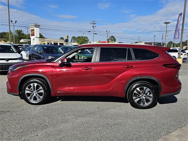 2023 Toyota Highlander XLE photo 4