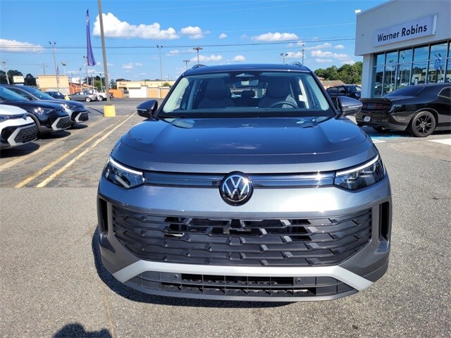 2025 Volkswagen Tiguan SE photo 2