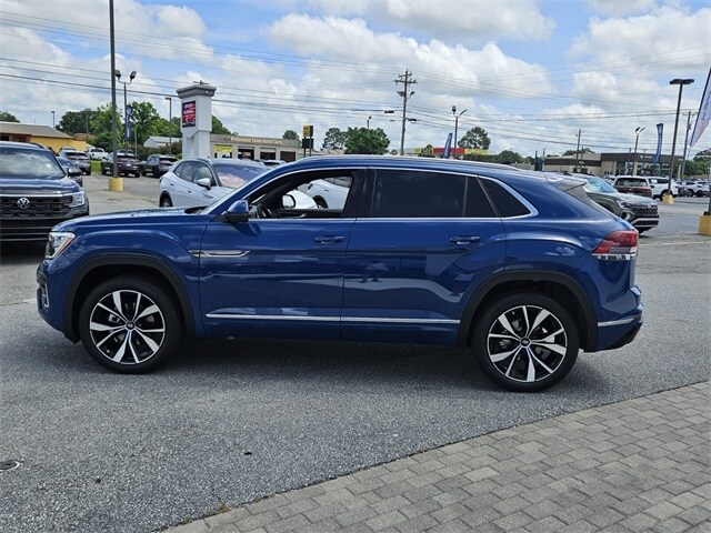 2025 Volkswagen Atlas Cross Sport SEL Premium R-Line photo 4